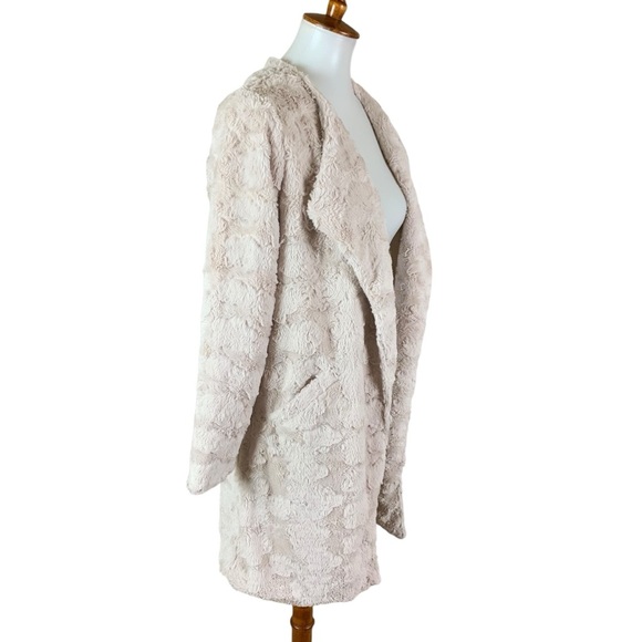 The Linen Duck Beige Textured Faux Fur Open Front Cardigan Small Soft Plush - Picture 4 of 7